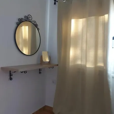 Houlia με δωρεάν χώρο στάθμευσης