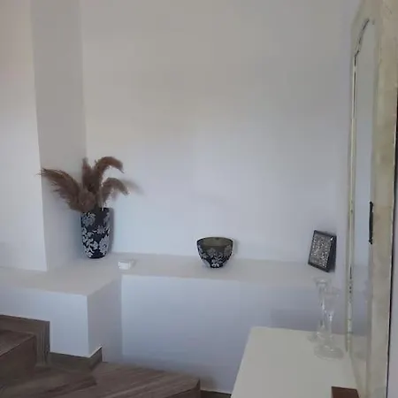 Houlia με δωρεάν χώρο στάθμευσης Stenies