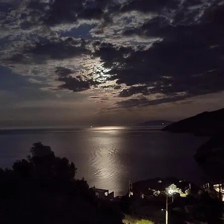 Houlia με δωρεάν χώρο στάθμευσης