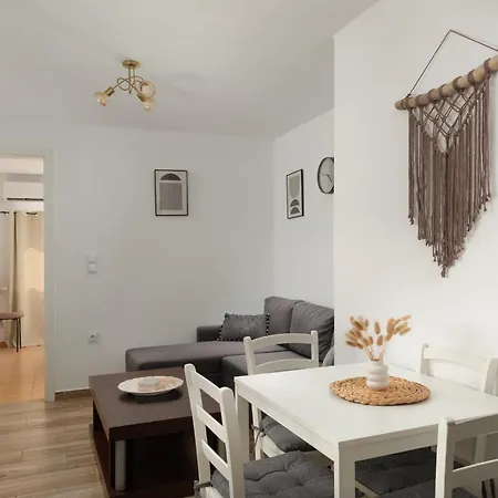 Houlia με δωρεάν χώρο στάθμευσης בית נופש *